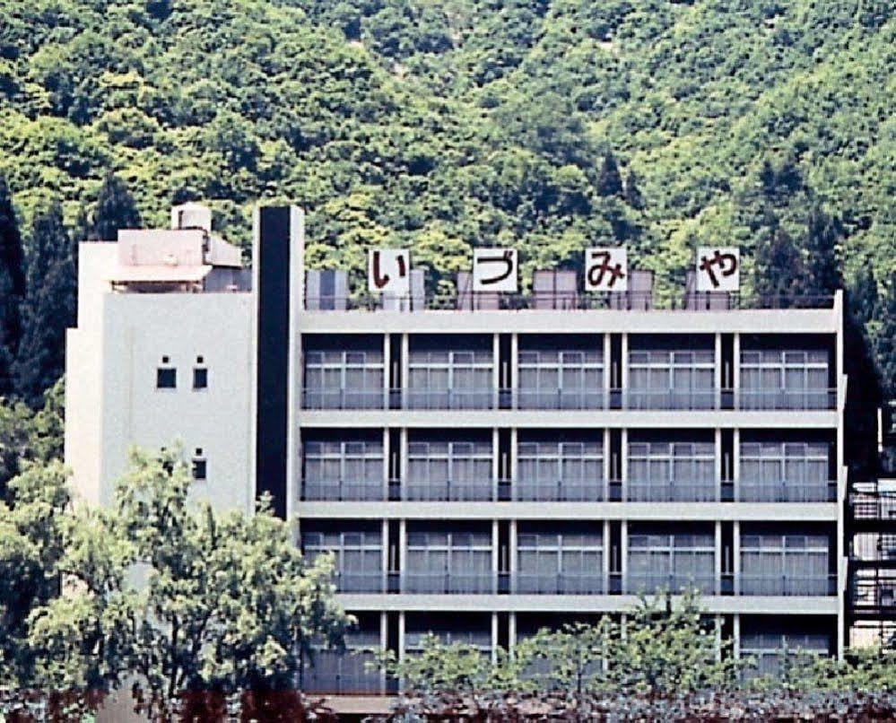 Izumiya Ryokan Uonuma Bagian luar foto